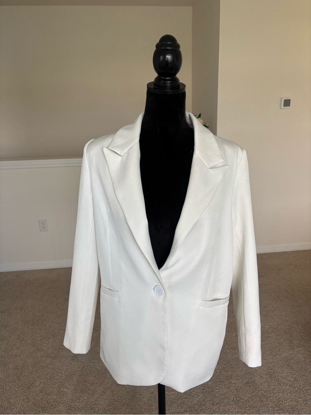 LCRRRN White Oversized Blazer Size M Chic Minimalist Single Button Jacket